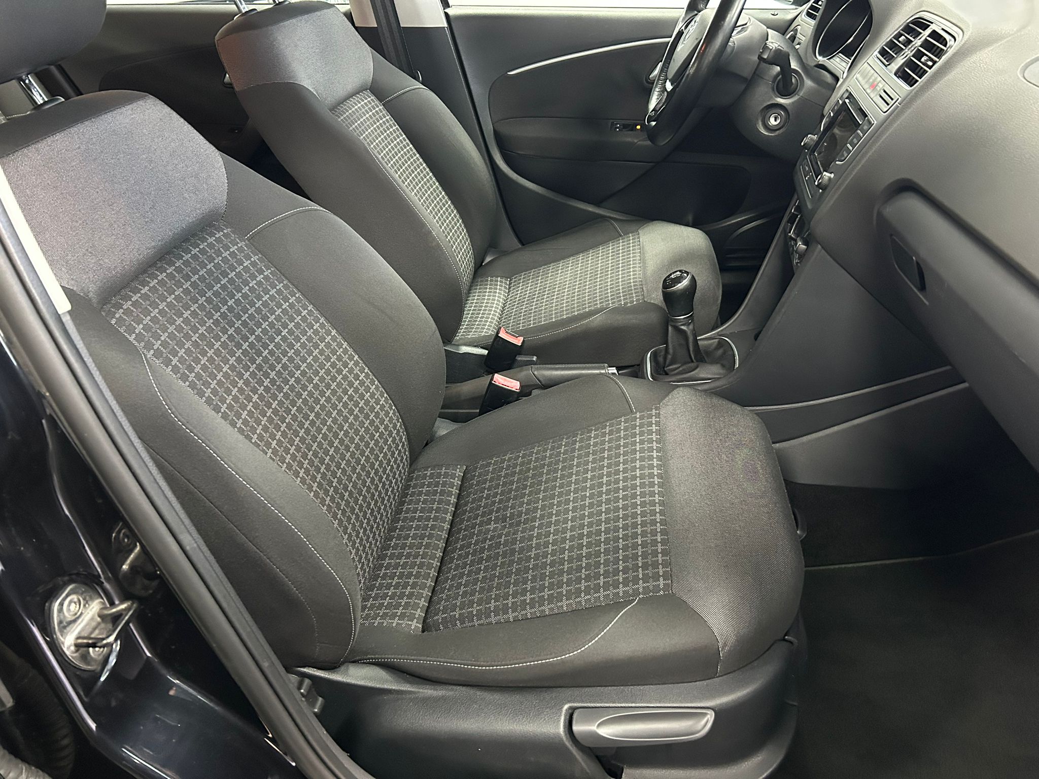 VOLKSWAGEN POLO 1.2TSI ADVANCE