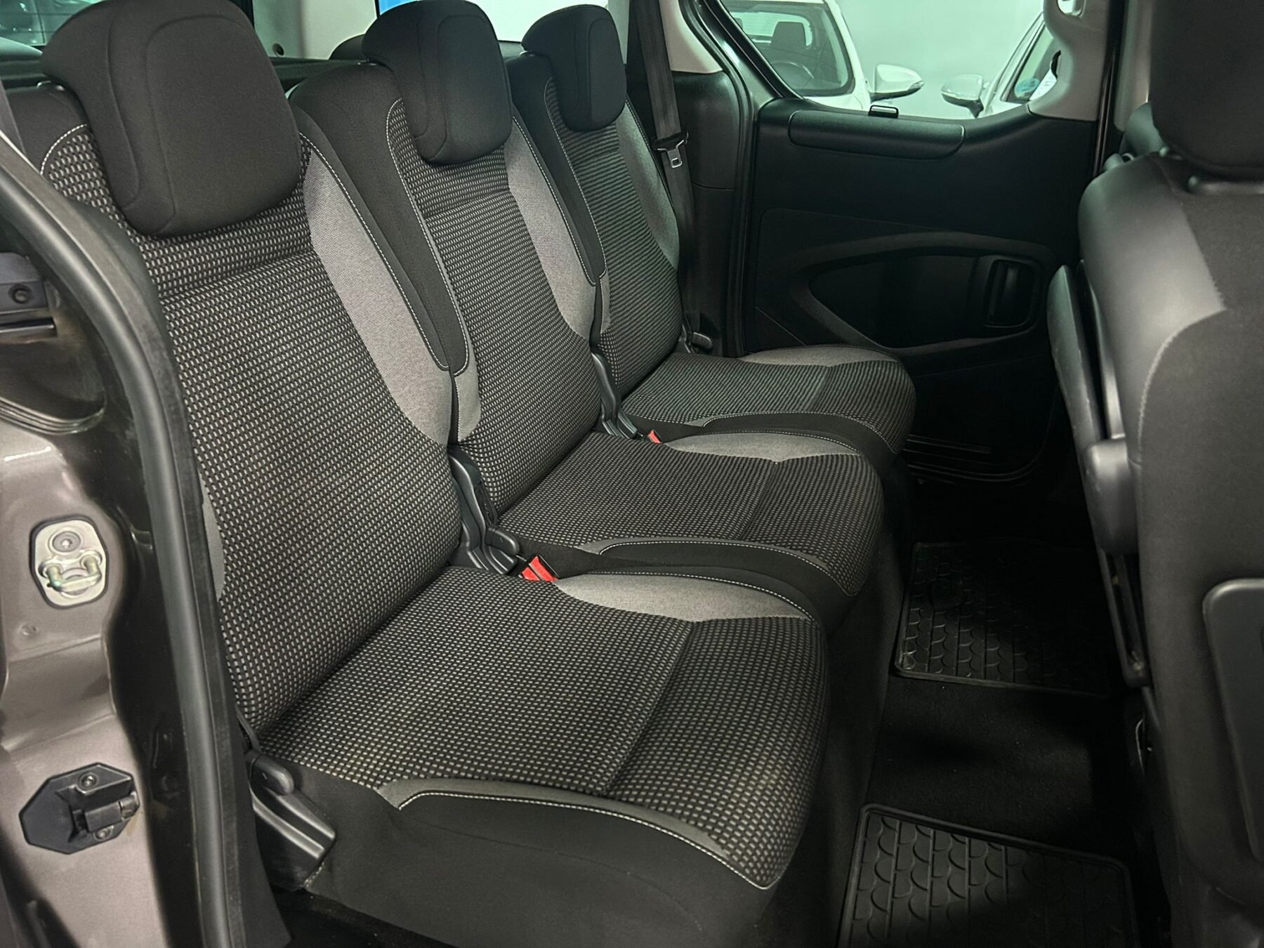 PEUGEOT PARTNER TEPEE OUTDOOR 1.6HDI