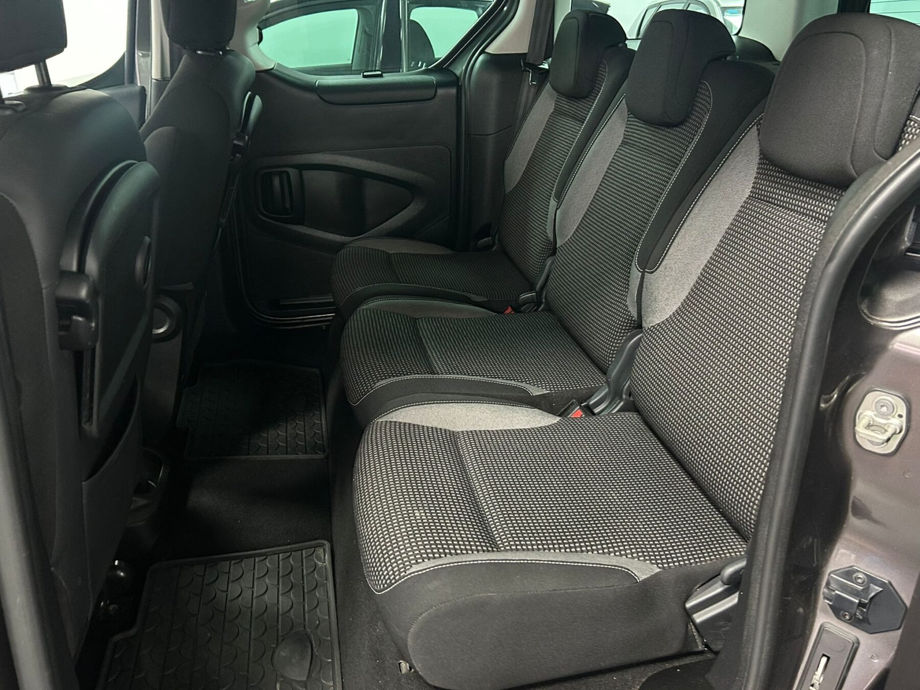 PEUGEOT PARTNER TEPEE OUTDOOR 1.6HDI