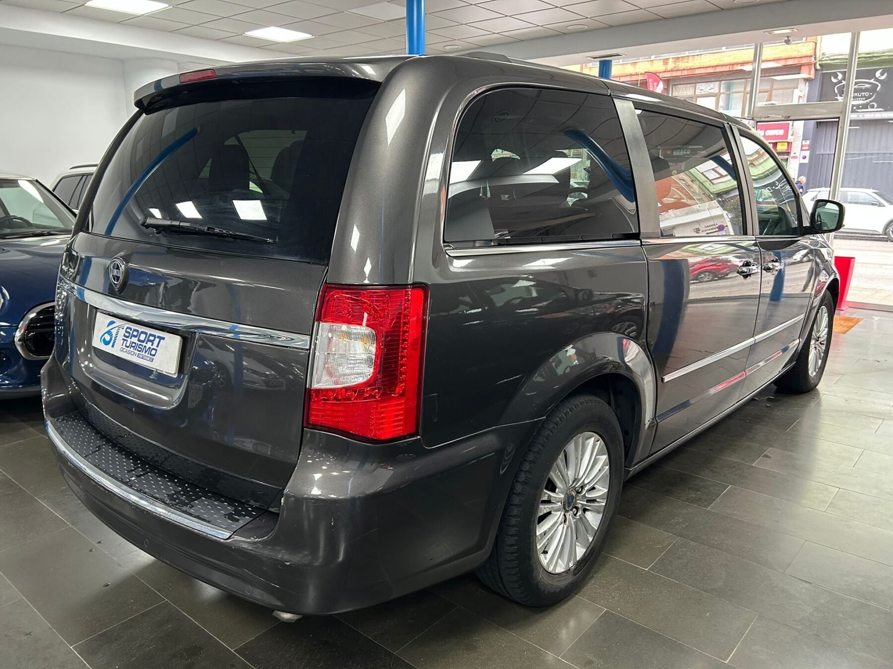 LANCIA VOYAGER 2.8CRD