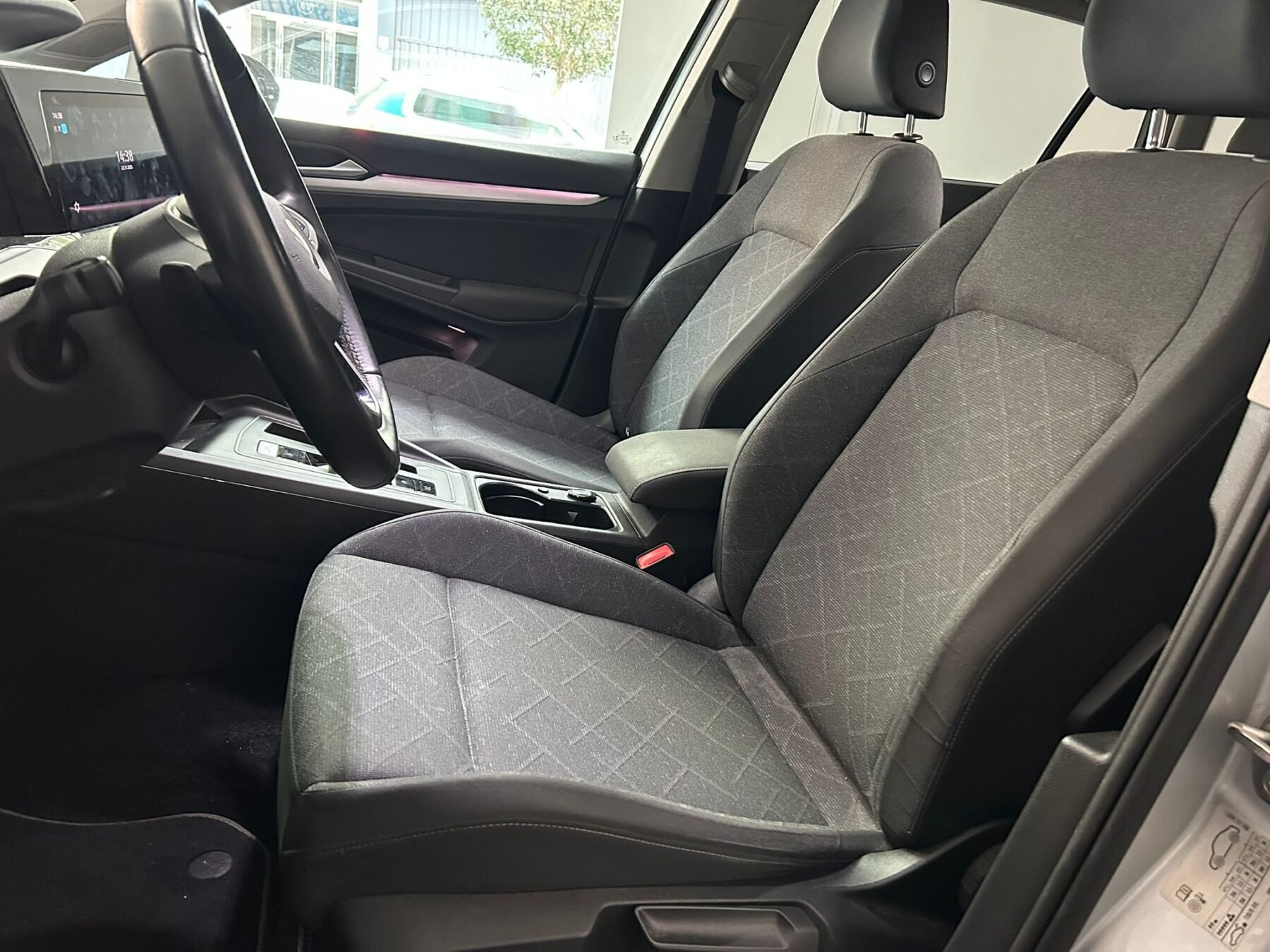 VOLKSWAGEN Golf Variant 1.0 eTSI Life DSG 81kW