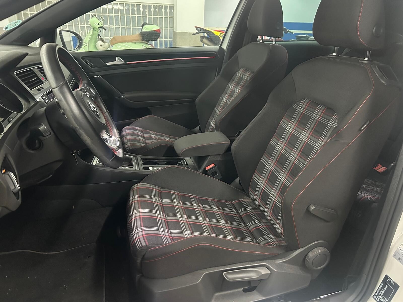 VOLKSWAGEN Golf 2.0 TSI GTI BlueMotion Tech 3p