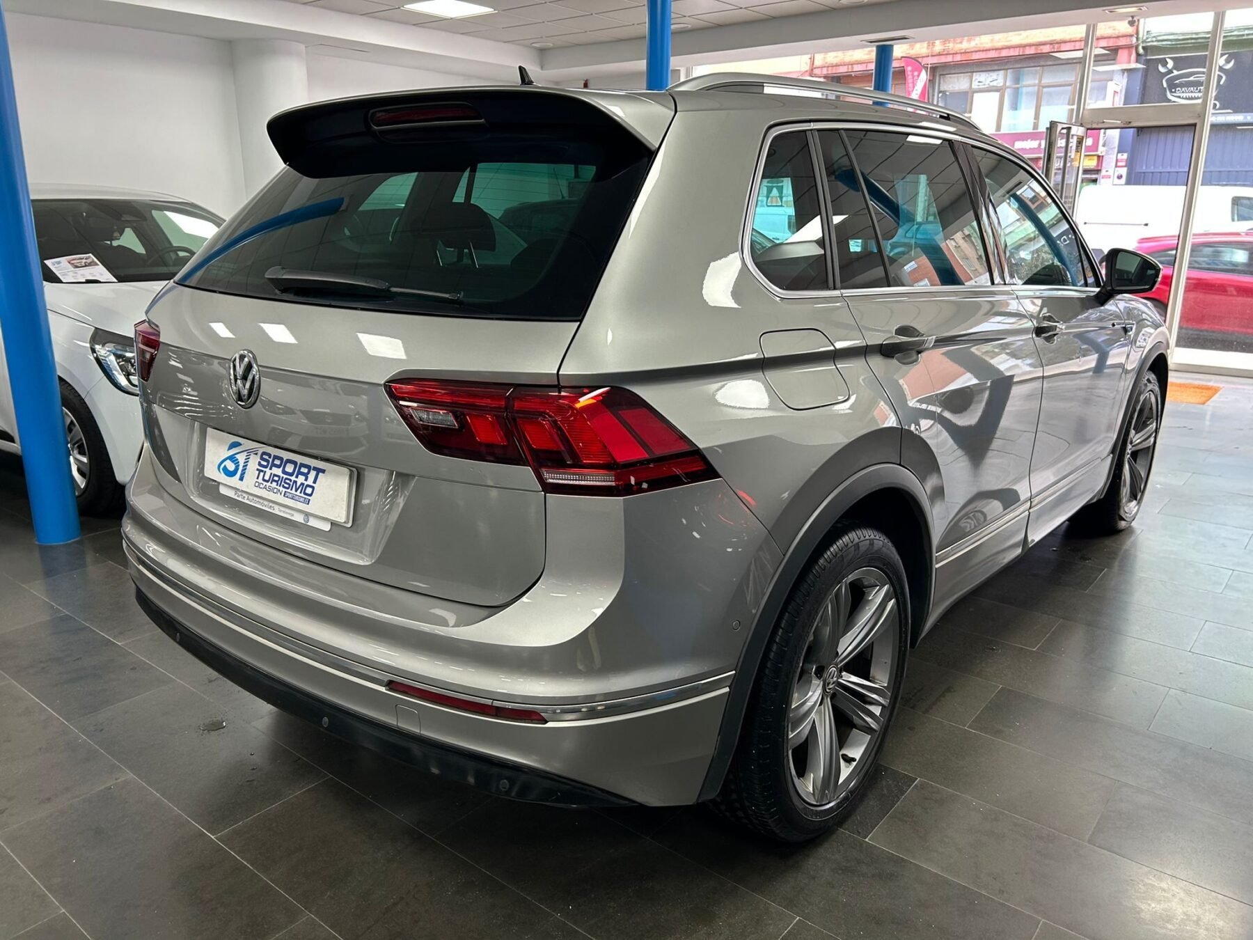 VOLKSWAGEN TIGUAN 1.5TSI R-LINE
