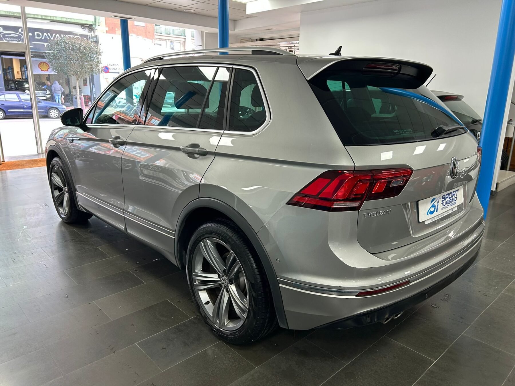 VOLKSWAGEN TIGUAN 1.5TSI R-LINE