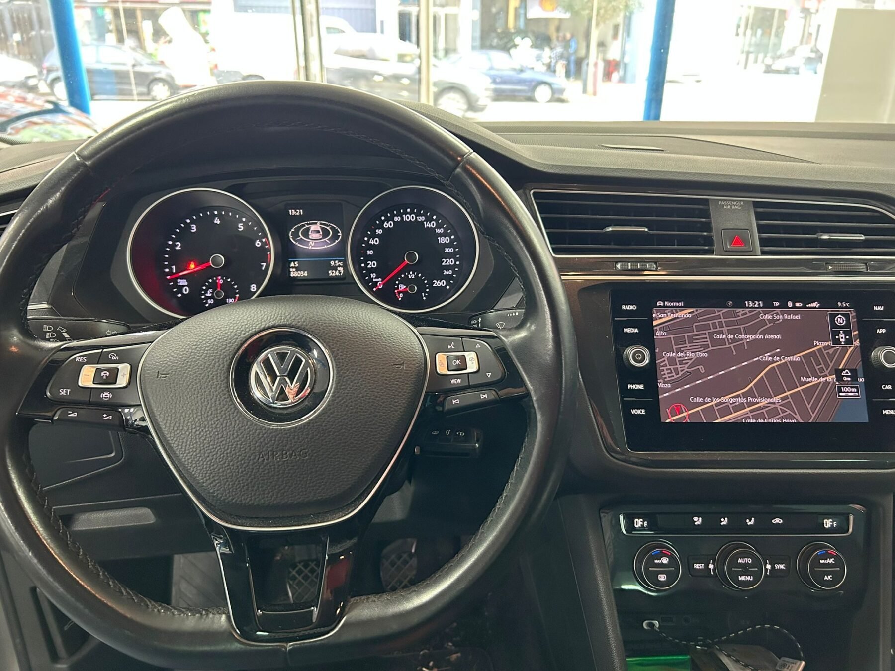 VOLKSWAGEN TIGUAN 1.5TSI R-LINE