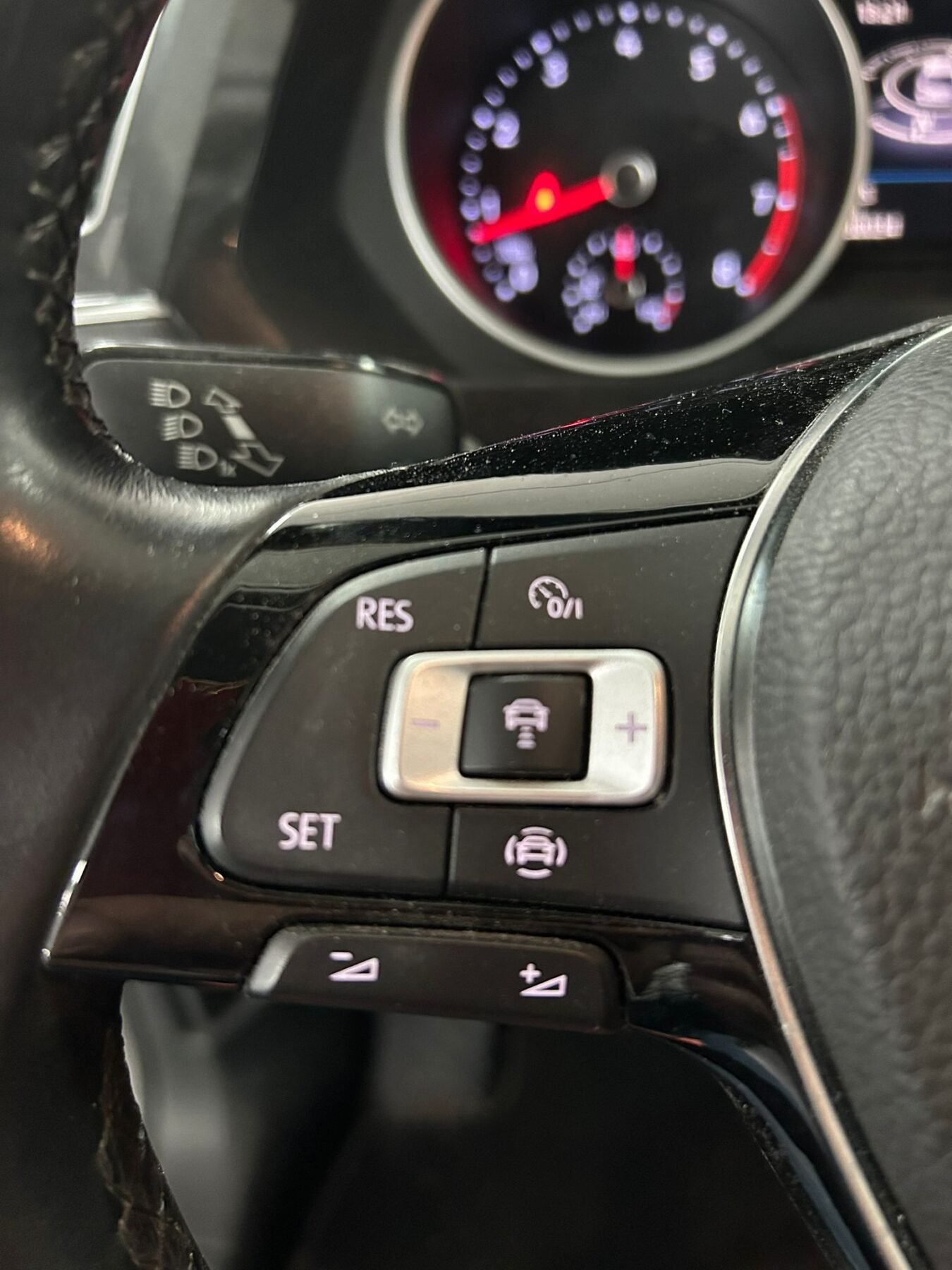 VOLKSWAGEN TIGUAN 1.5TSI R-LINE