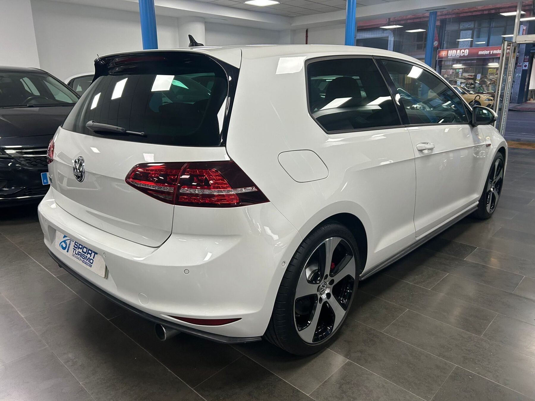 VOLKSWAGEN Golf 2.0 TSI GTI BlueMotion Tech 3p