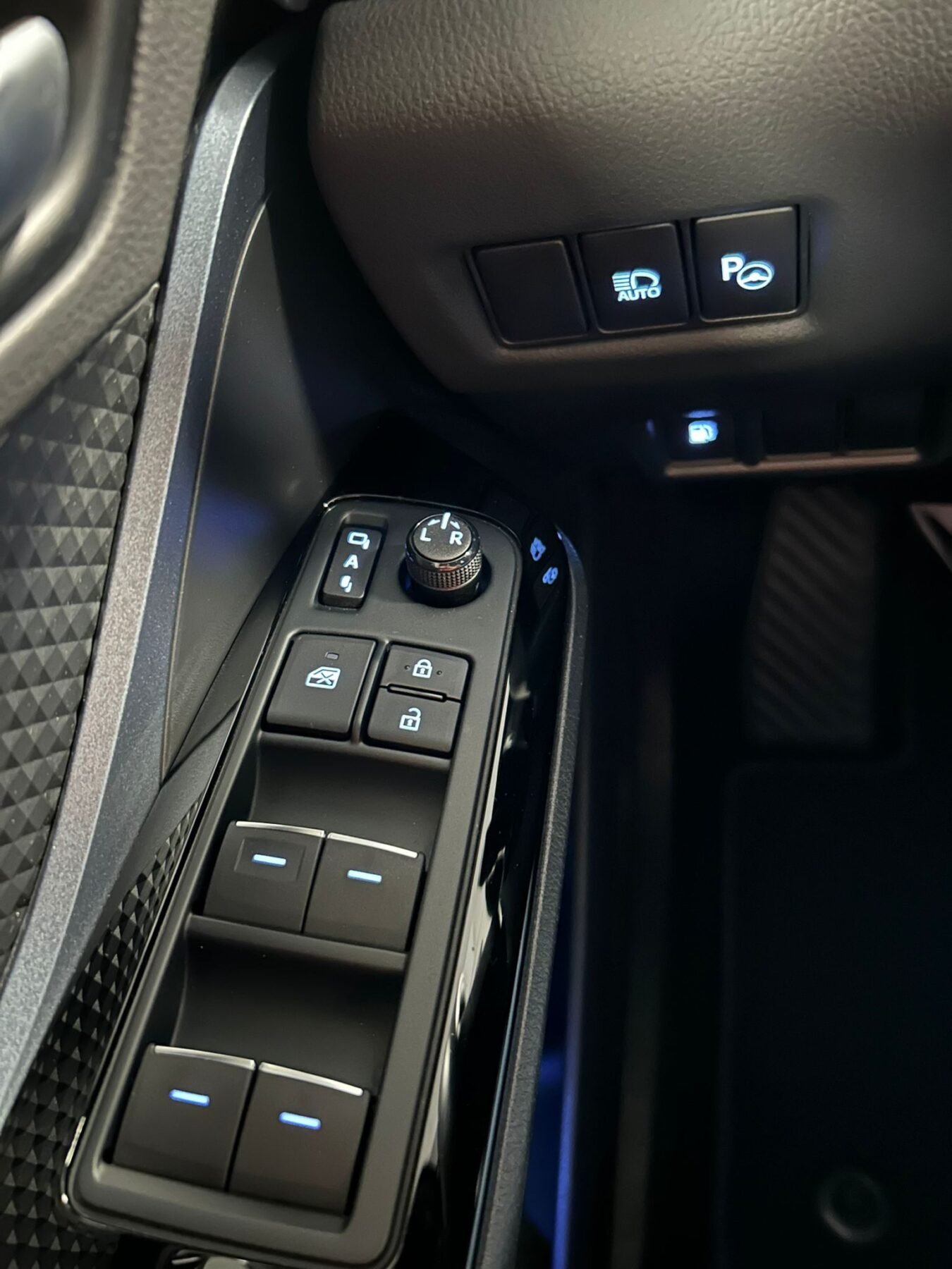 TOYOTA C-HR ADVANCE LUXURY 2.0