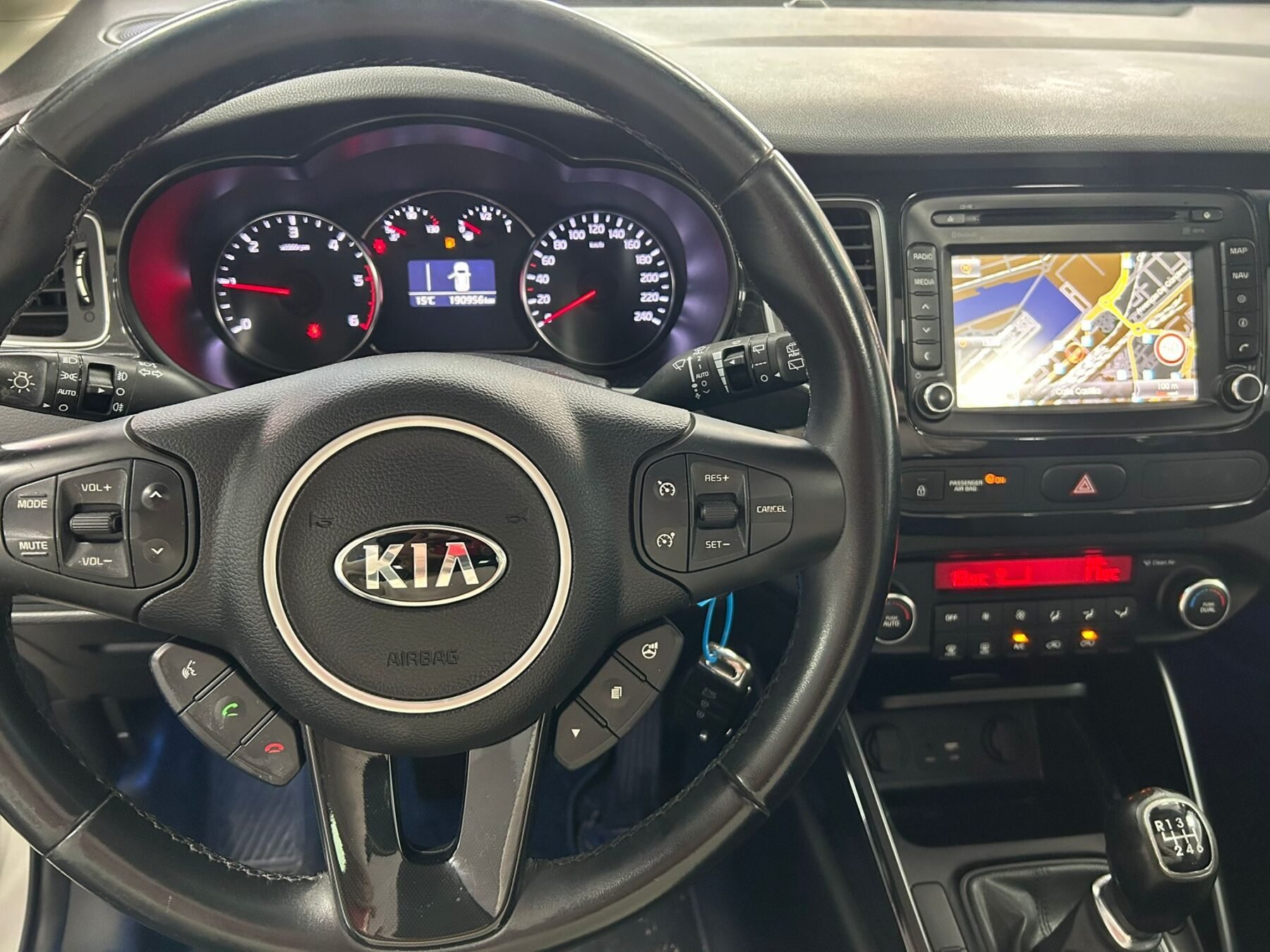 KIA CARENS 1.7crdi X-tech