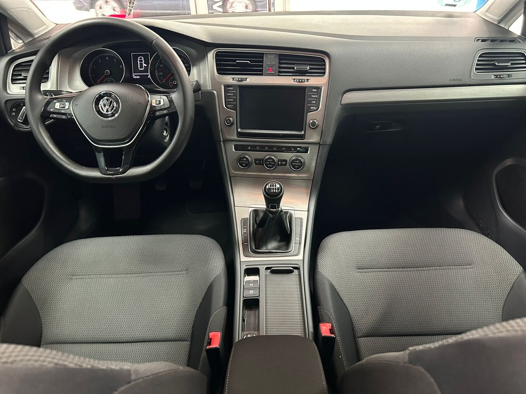 VOLKSWAGEN Golf 1.4tsi advance bmt