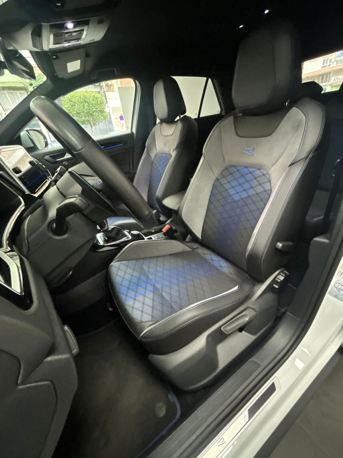 VOLKSWAGEN T-ROC 2.0TSI 4MOTION 