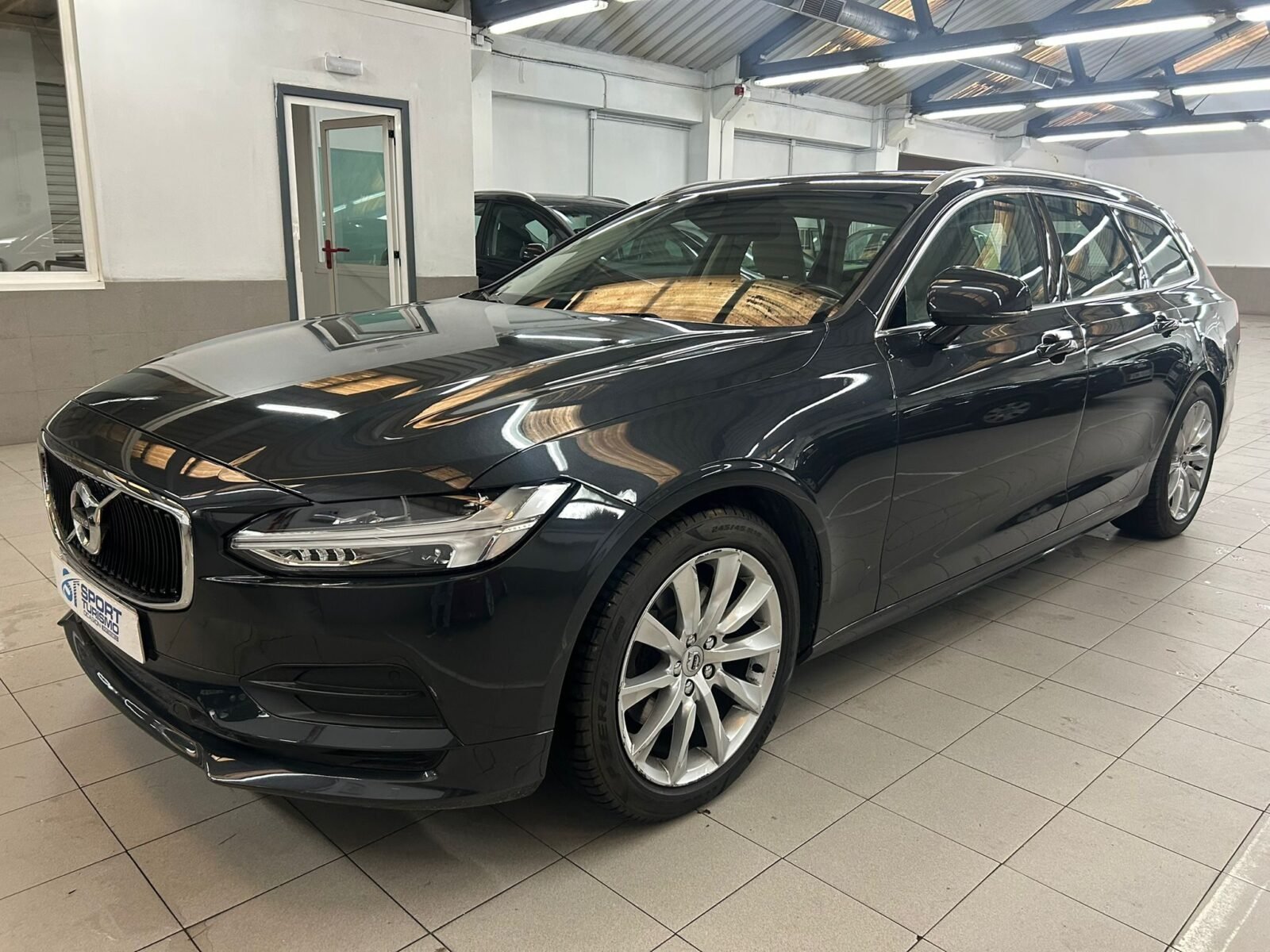VOLVO V90 D4 BUSINESS PLUS 