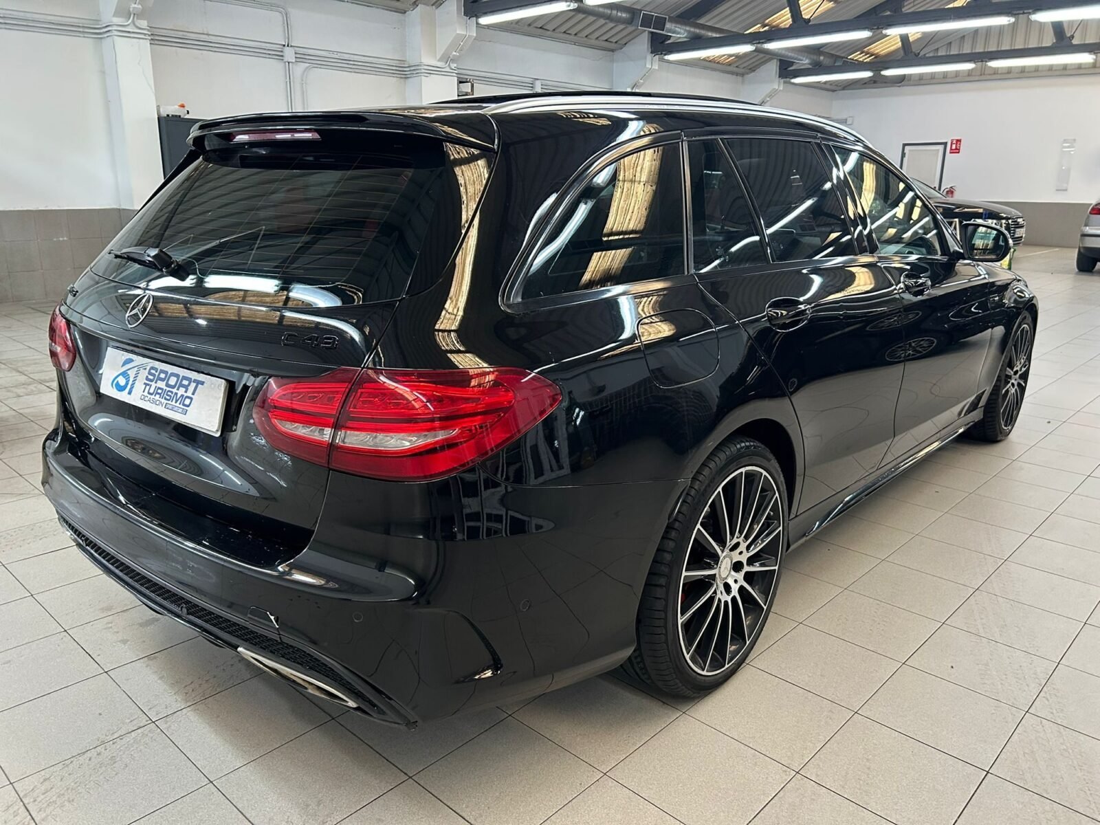 MERCEDES-BENZ C400T 4Matic AMG Line