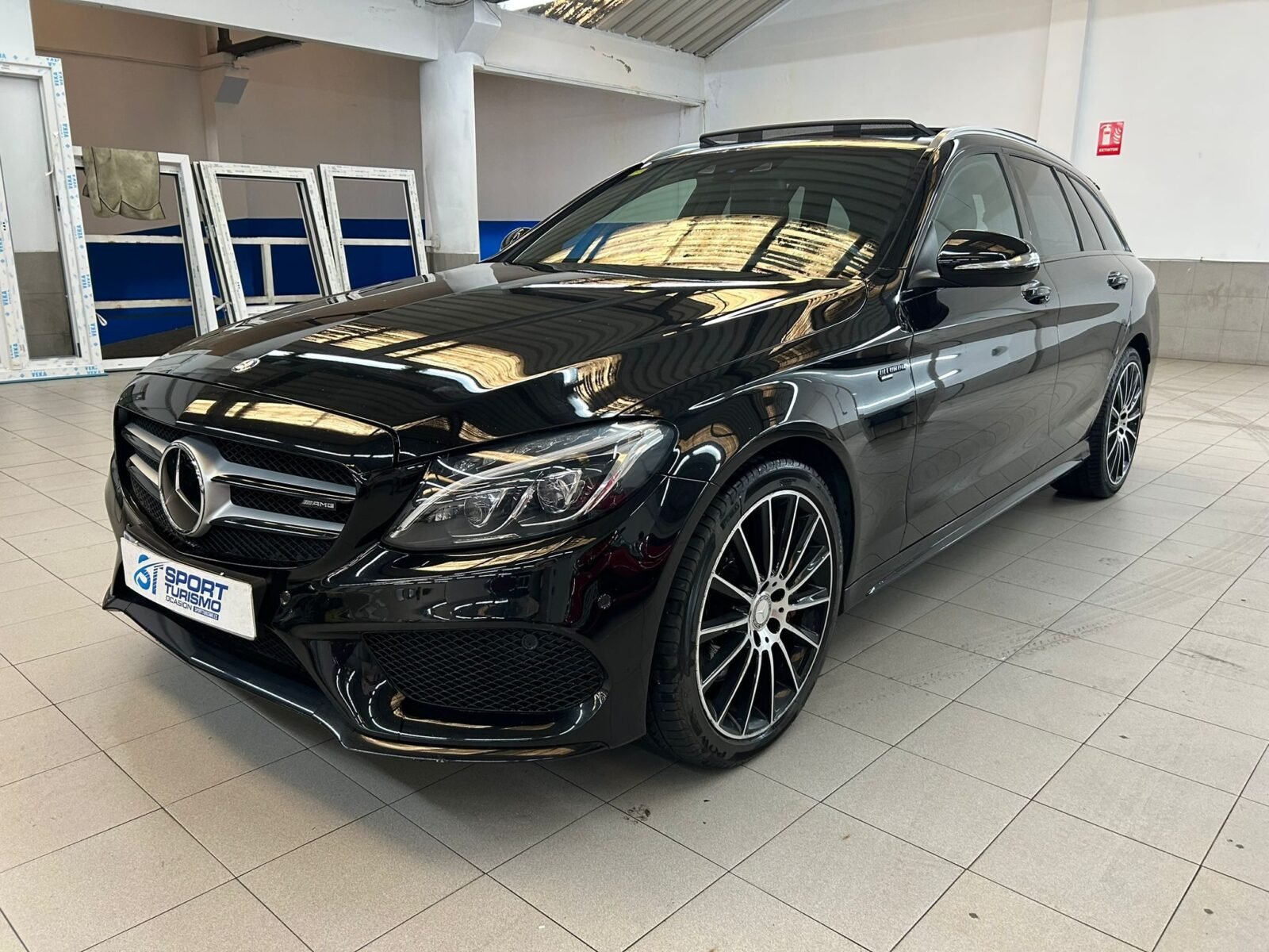 MERCEDES-BENZ C400T 4Matic AMG Line