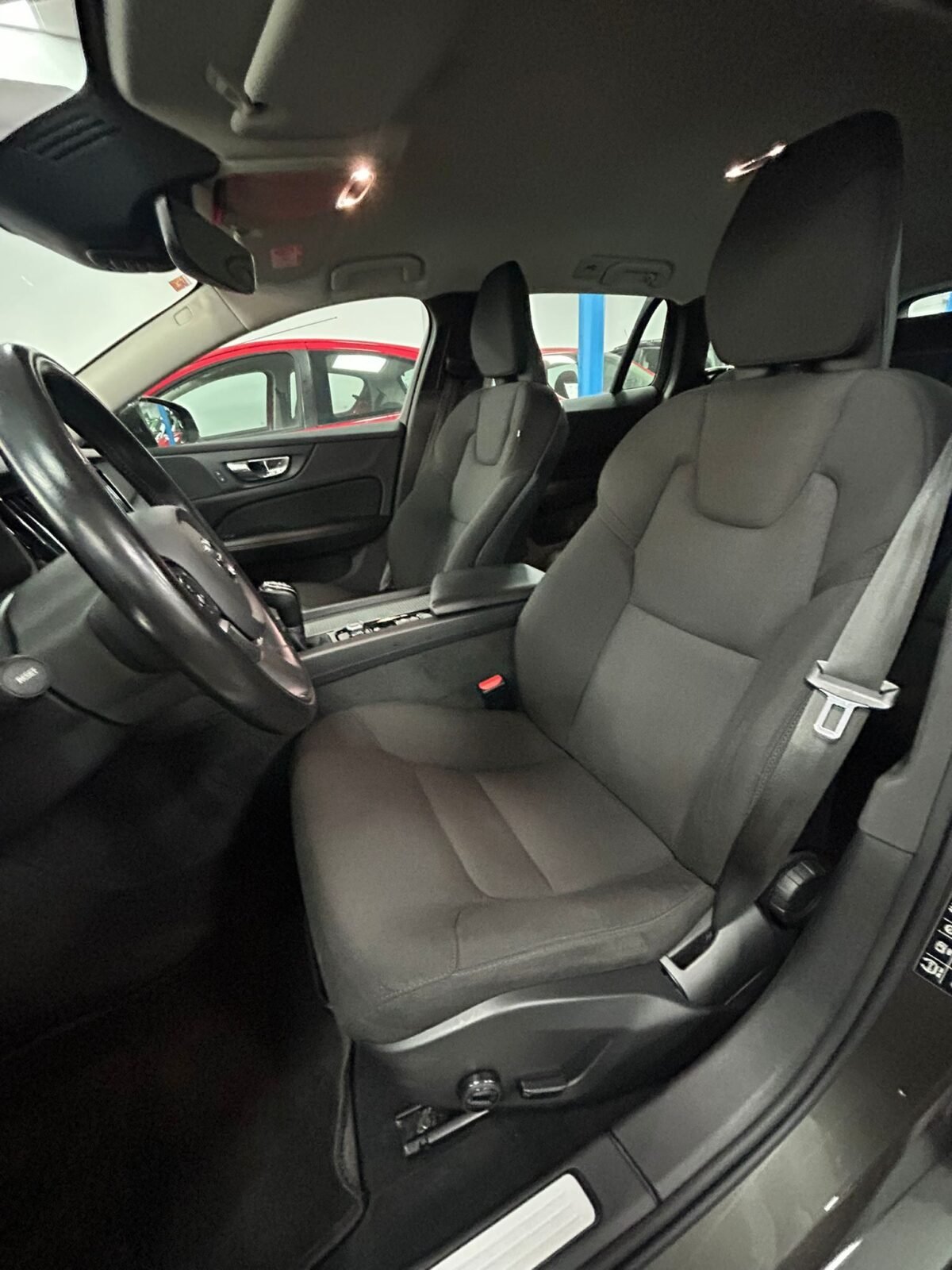 VOLVO V60 D3 Momentum Pro