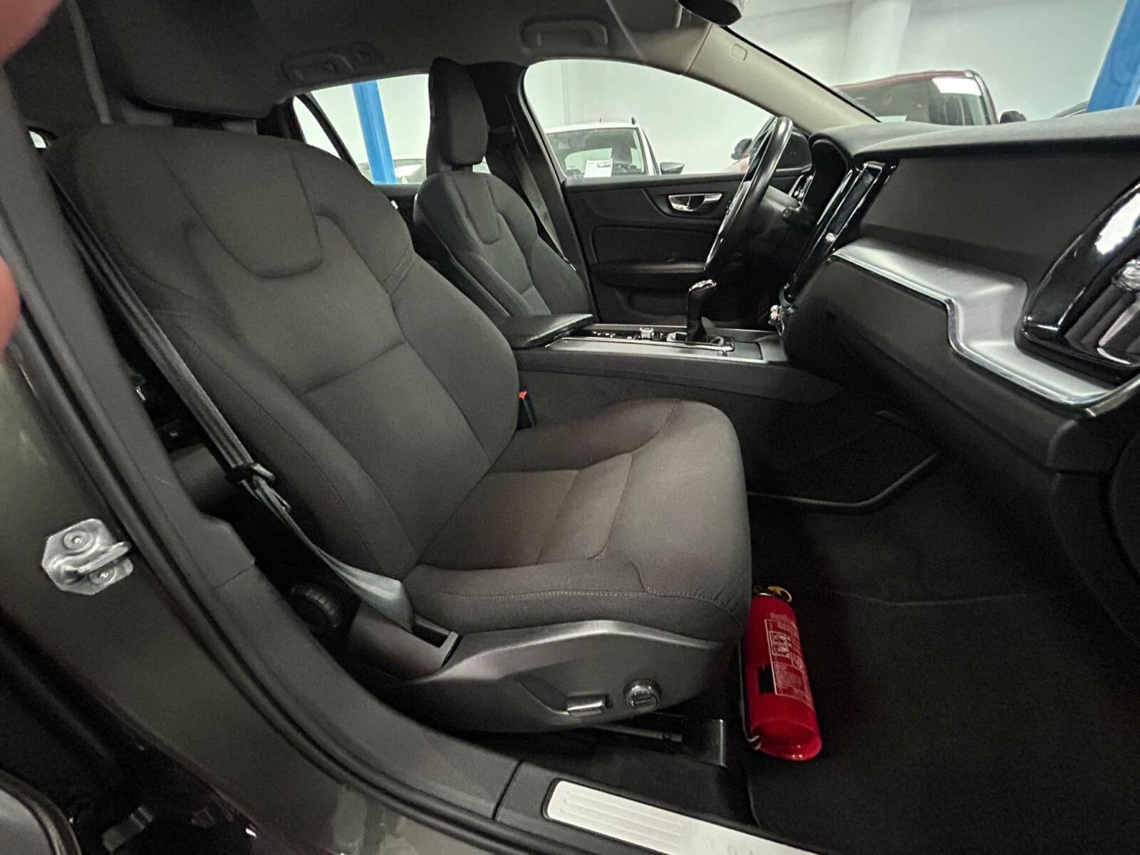 VOLVO V60 D3 Momentum Pro