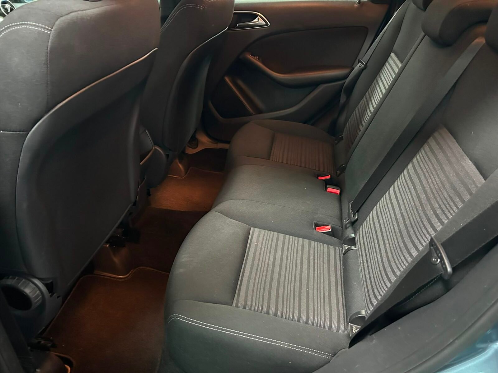 MERCEDES-BENZ B180cdi