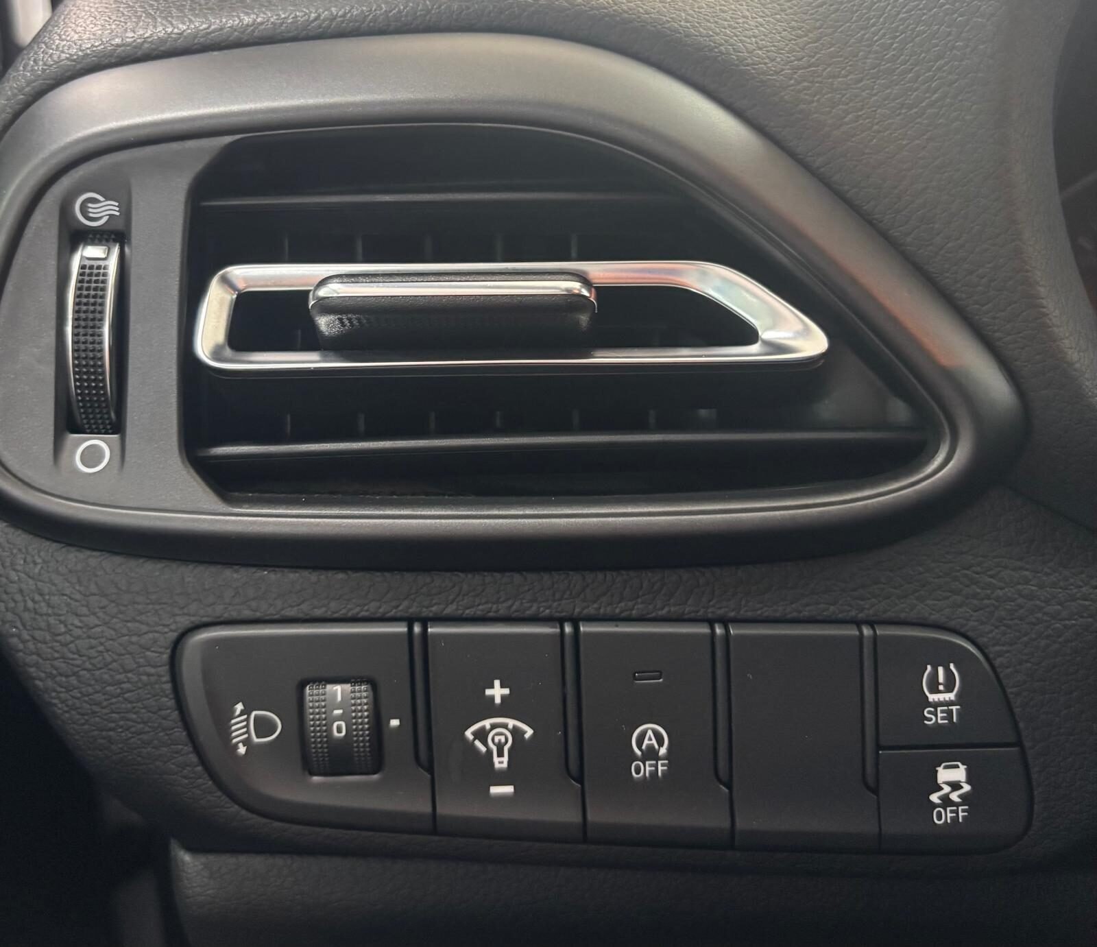 HYUNDAI i30 1.5 DPI Klass SLX 5P