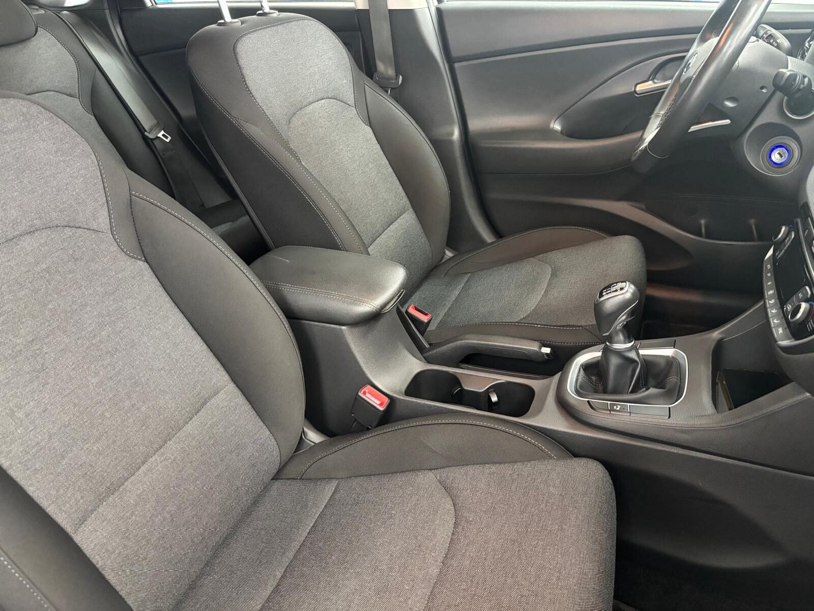 HYUNDAI i30 1.5 DPI Klass SLX 5P