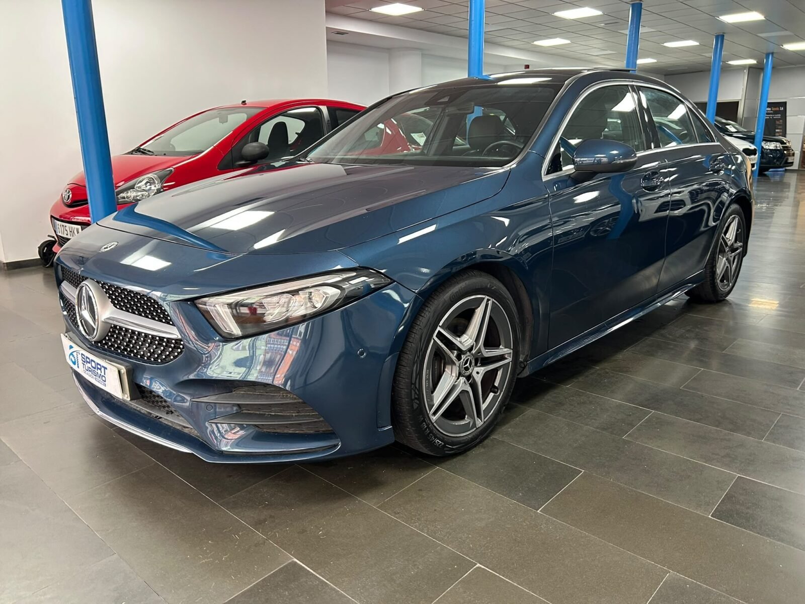 MERCEDES-BENZ CLASE A 200 AMG LINE 